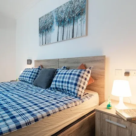 Brand New 3 Bdr 2 Bth Bugibba B8 شقة *