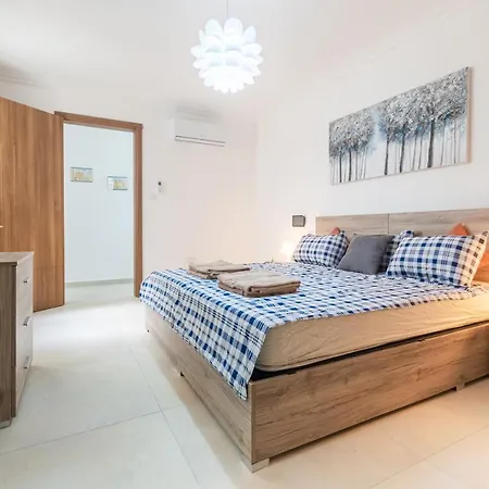 شقة Brand New 3 Bdr 2 Bth Bugibba B8 *