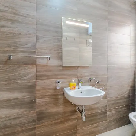 Brand New 3 Bdr 2 Bth Bugibba B8 شقة