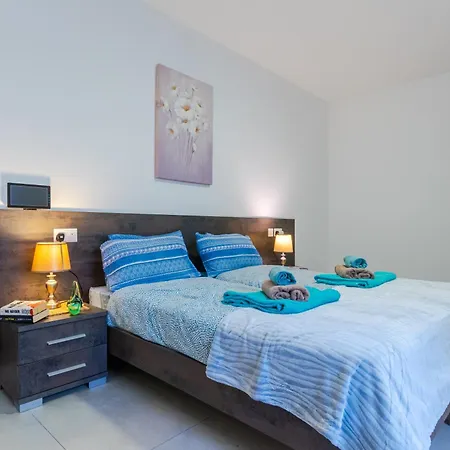 شقة Brand New 3 Bdr 2 Bth Bugibba B8 *