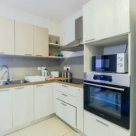 Brand New 3 Bdr 2 Bth Bugibba B8 *